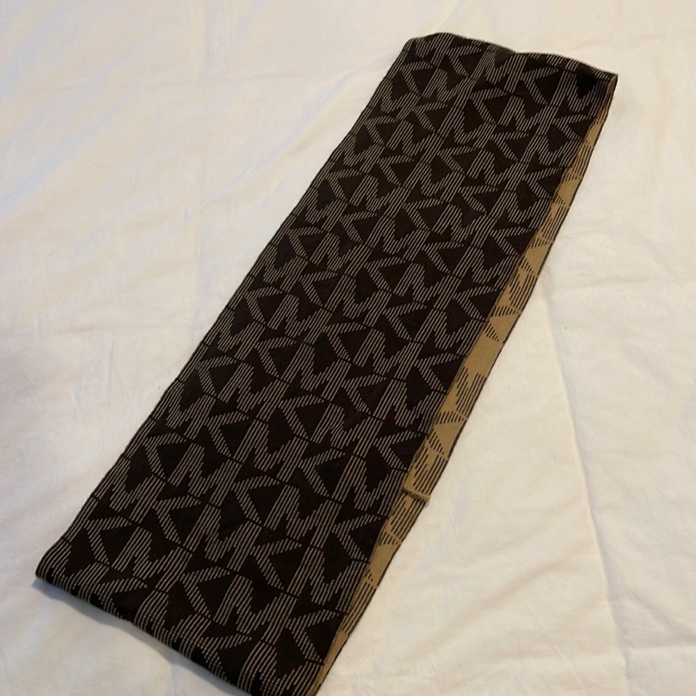 Women’s Reversible Michael Kors Infinity Scarf